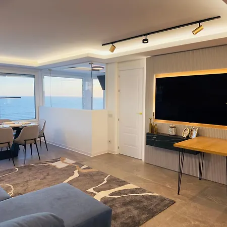 Terra Luxury Seafront Coblanca 8 Appartamento *